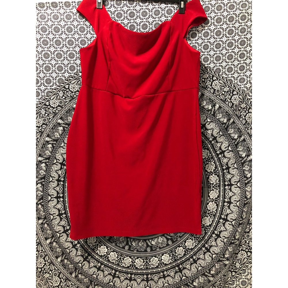 Red off the shoulder dress - Picture 4 of 4
